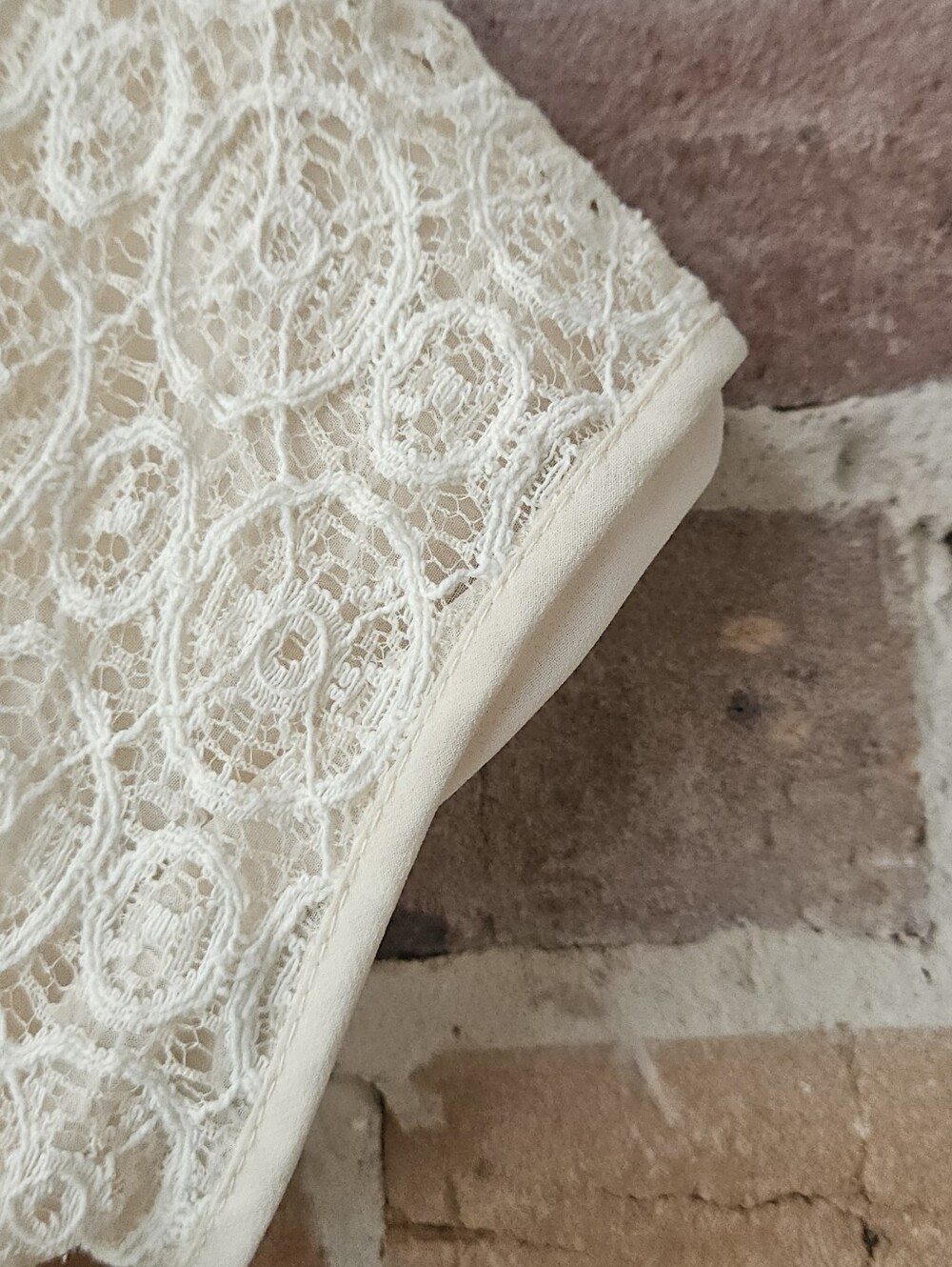 Women's Cream Lace Overlay Short-Sleeve Top - Picture 4 of 9